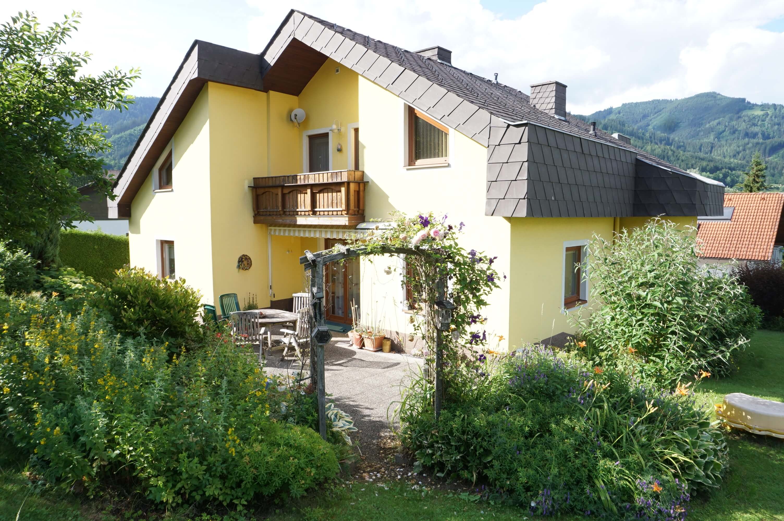 Kapfenberg/Parschlug: Wohnhaus mit schön angelegtem Garten